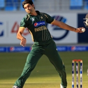 Mohammad Irfan about to deliver the ball