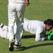 Sarfraz Ahmed takes a diving catch of Latham