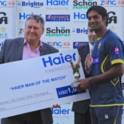 Rahat Ali receives Man of the Match award against New Zealand