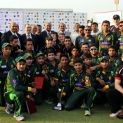 Group photo of Pakistan U-19 and Lancaster University cricket teams