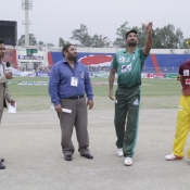 Sohail Tanvir and Yasir Hameed at the toss