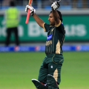 Sarfraz Ahmed celebrates his maiden T20 fifty