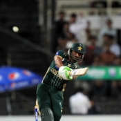 Sohail Tanvir hits a six