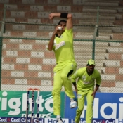 Umar Gul about to deliver the ball