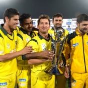 Khyber Pakhtunkhwa Fighters Yasir Shah and his team mates pose with winning trophy
