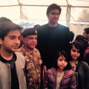 Mohammad Irfan with the students of Army Public School Peshawar