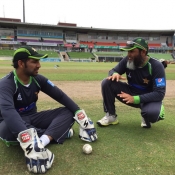 Sarfraz Ahmed and Mustaq Ahmed during practice session