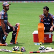 Mohammad Hafeez sharing his experience with Saad Nasim during nets