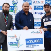 Karachi Dolphins Rameez Raja receives Man of Match award in Bank Albaraka Presents Haier T20 Cup match against Hyderabad Hawks