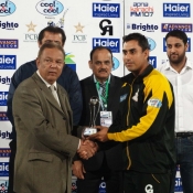 Nasir Jamshed receives Man of the match